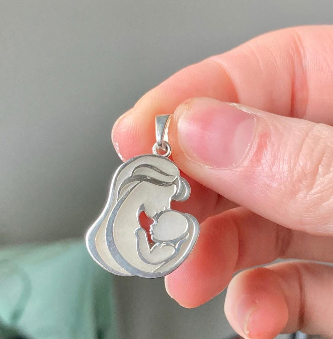 Mom and baby (chain included)