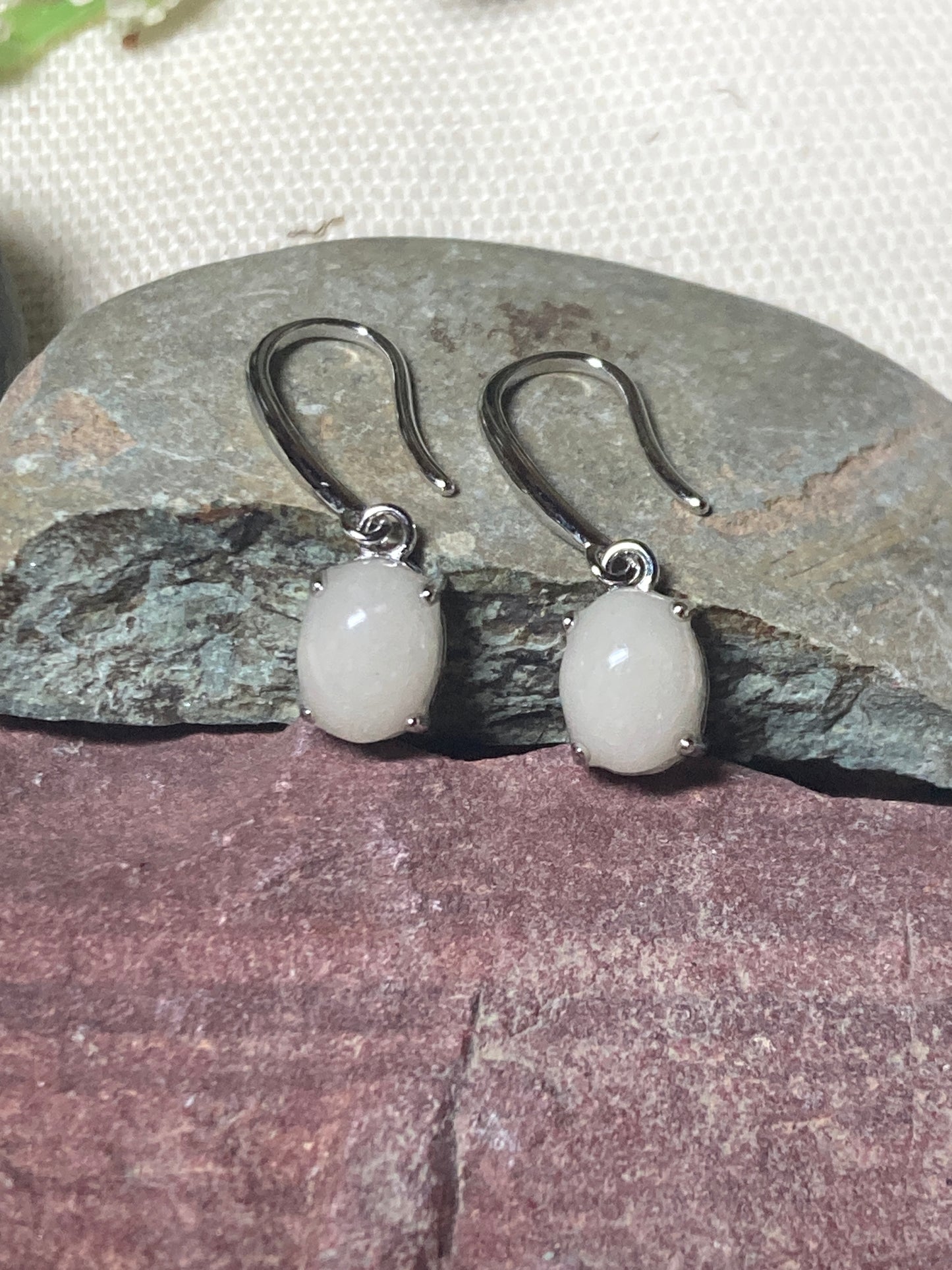 Oval dangle earrings