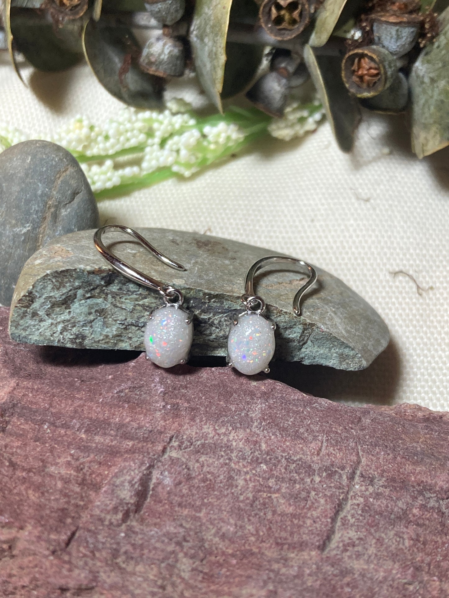 Oval dangle earrings