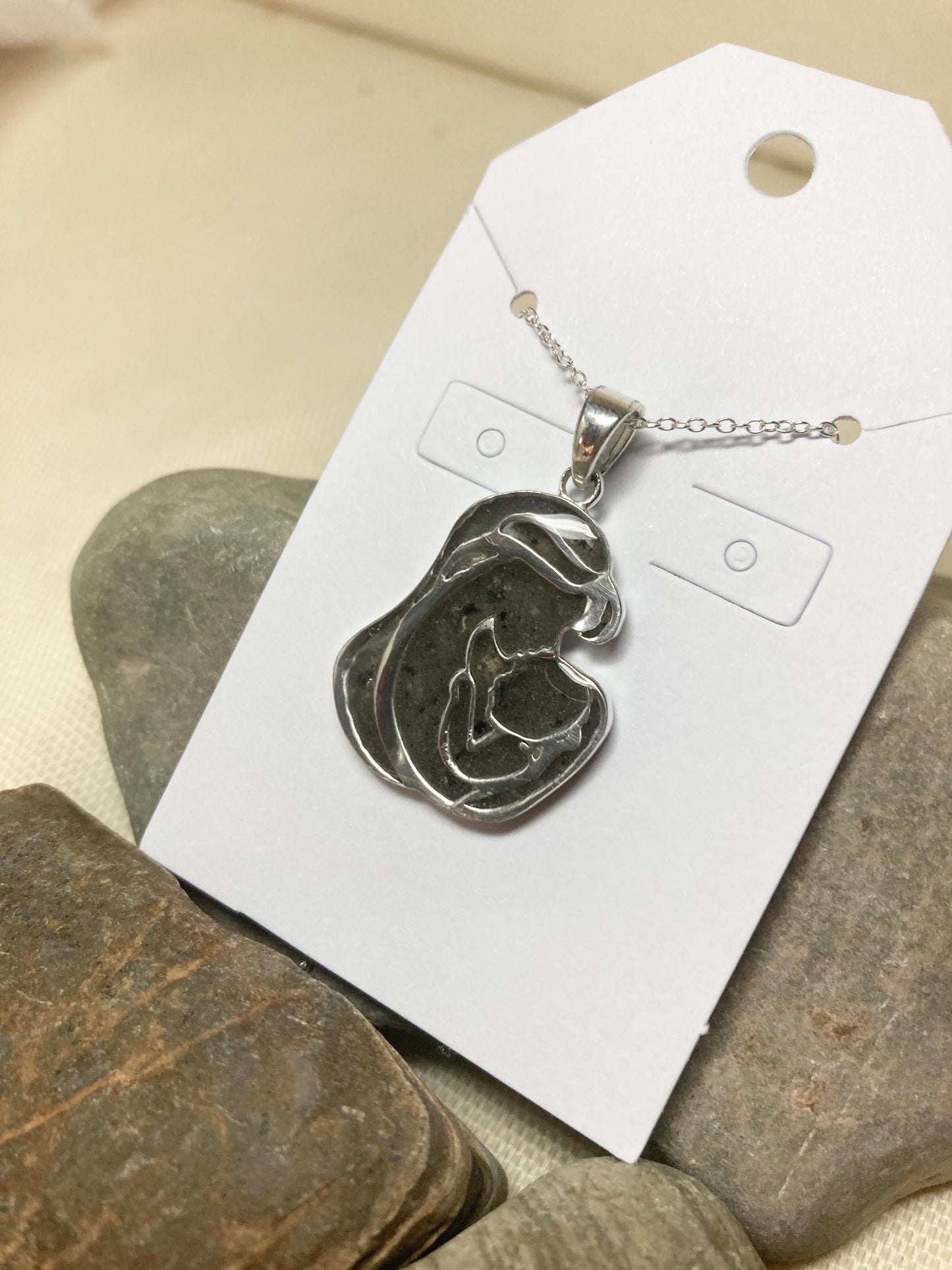 Mom and baby (chain included)