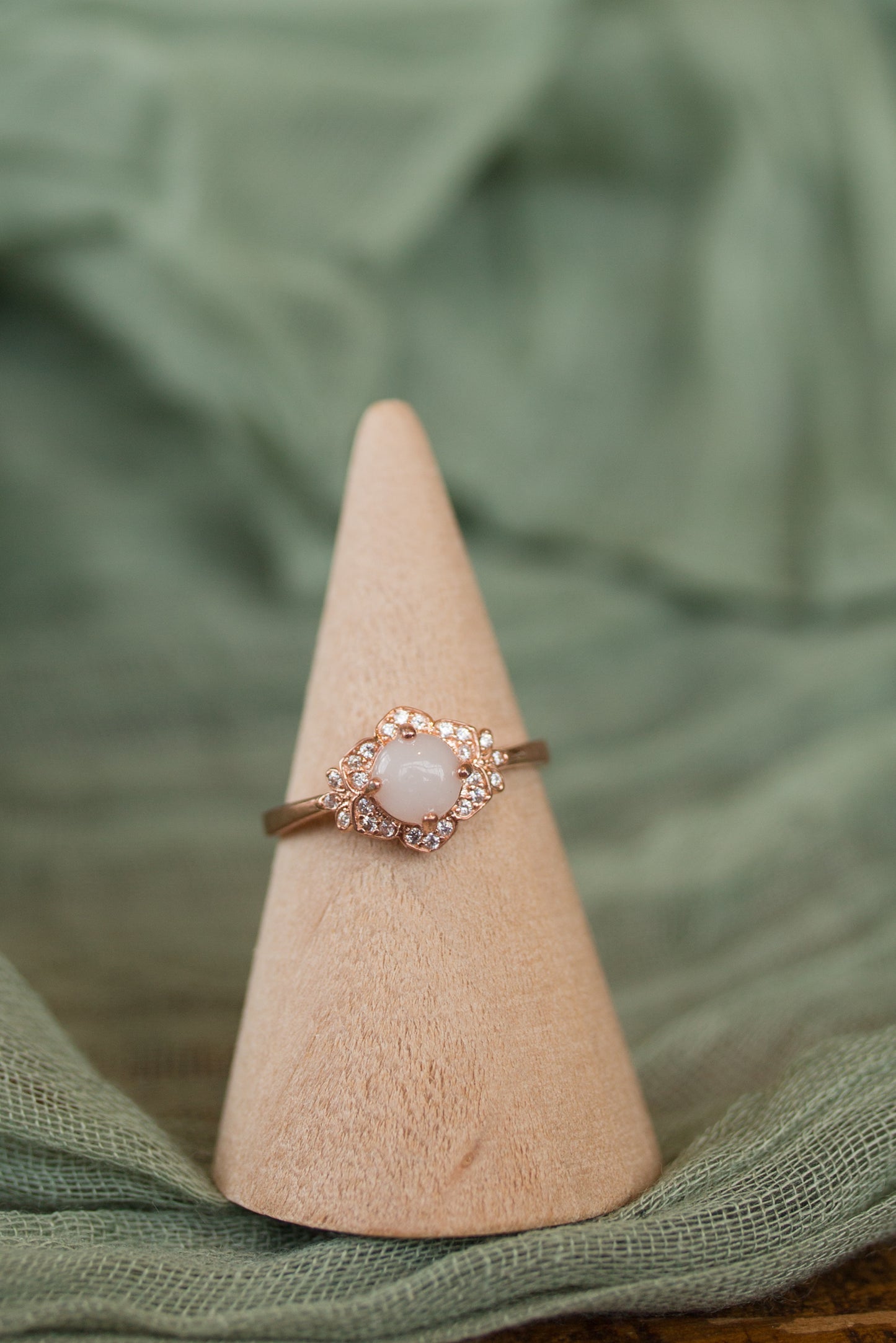 The Lisa 14k Solid Gold