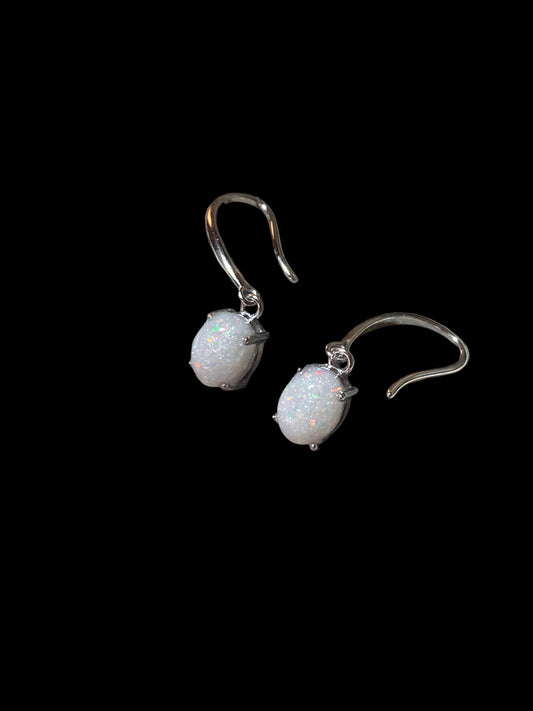 Oval dangle earrings
